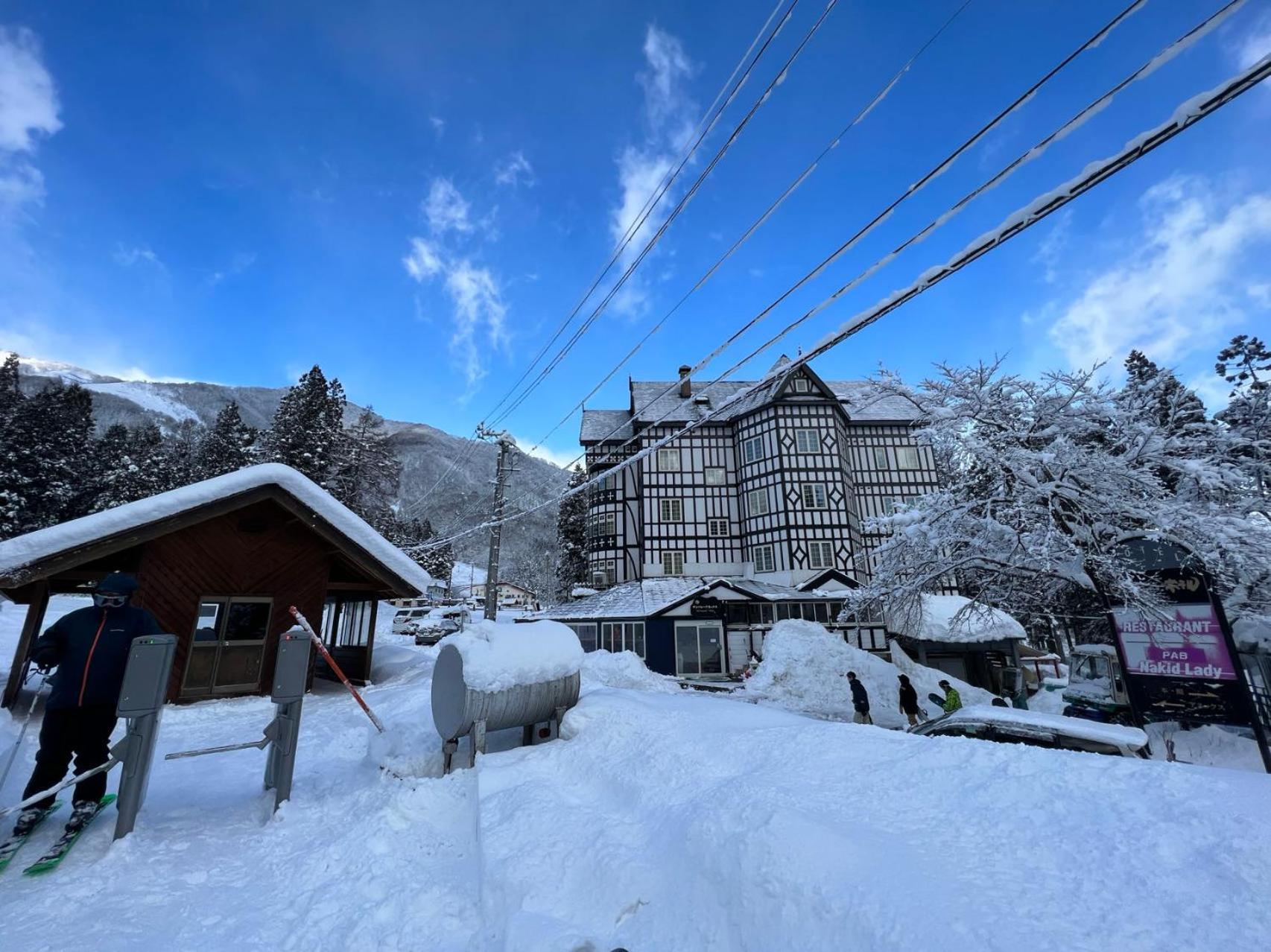 Hakuba Sun Valley Hotel Exterior photo