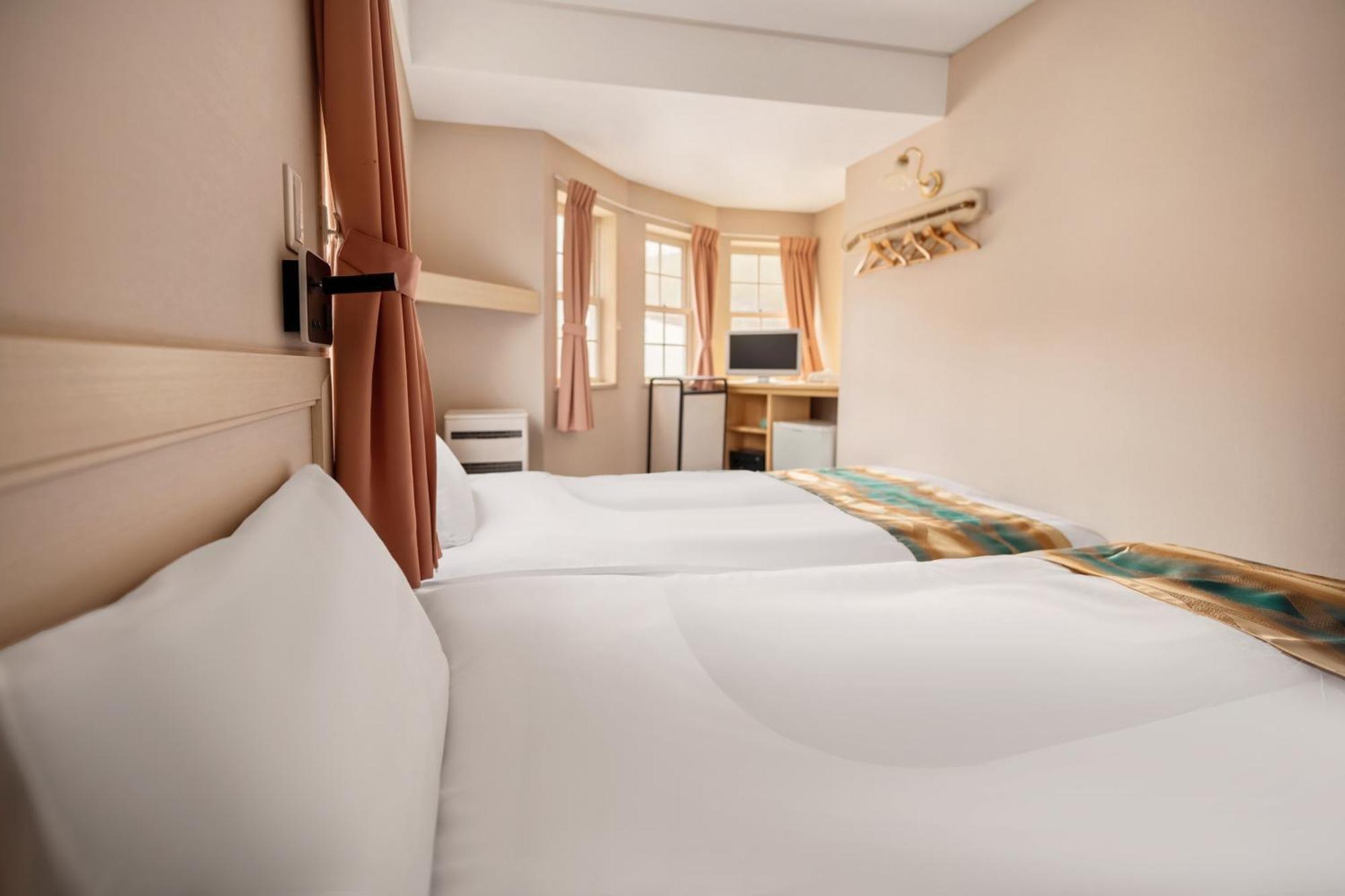 Hakuba Sun Valley Hotel Exterior photo