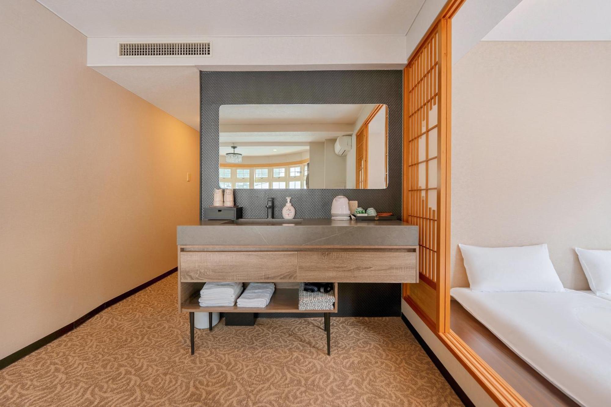 Hakuba Sun Valley Hotel Exterior photo