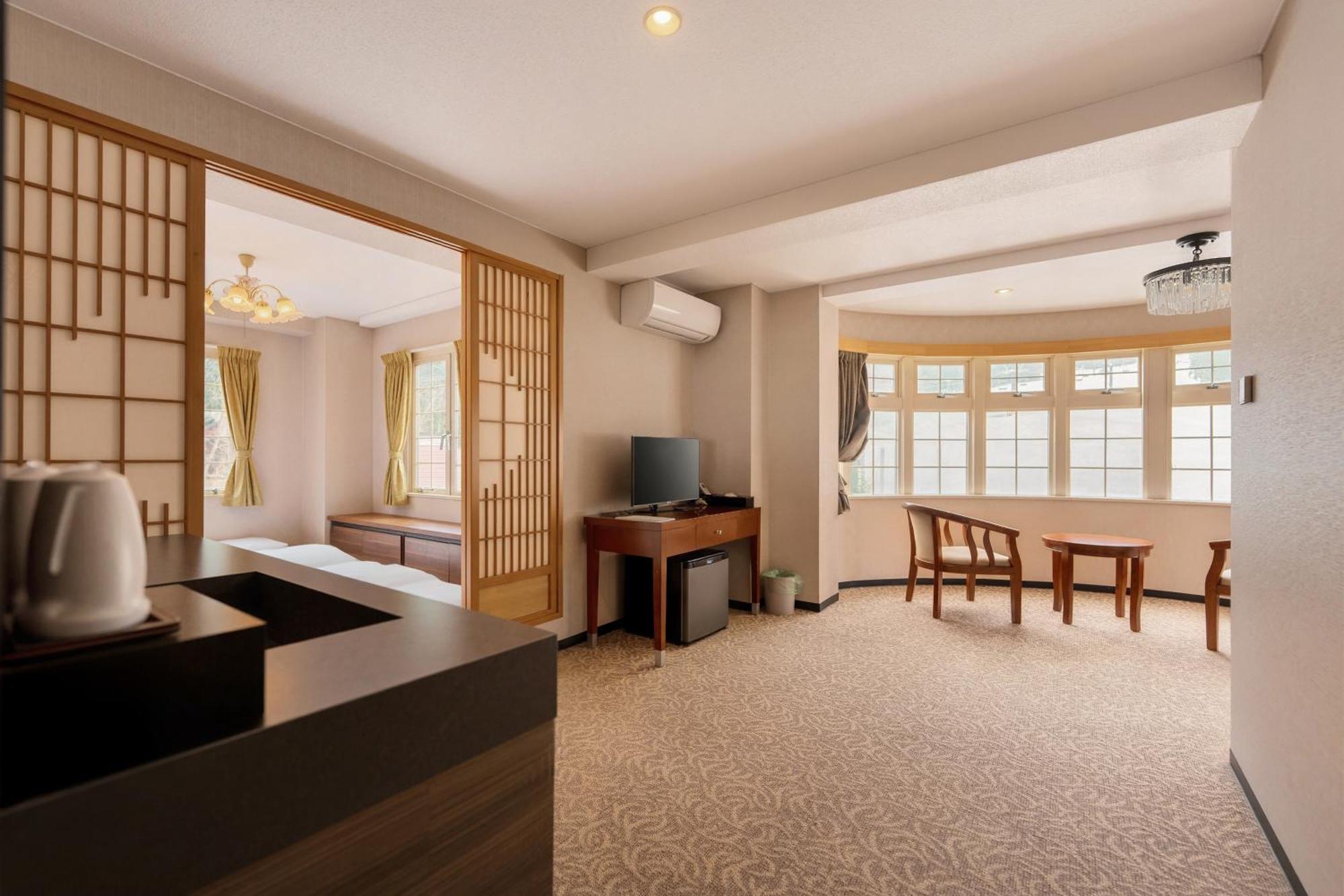 Hakuba Sun Valley Hotel Exterior photo